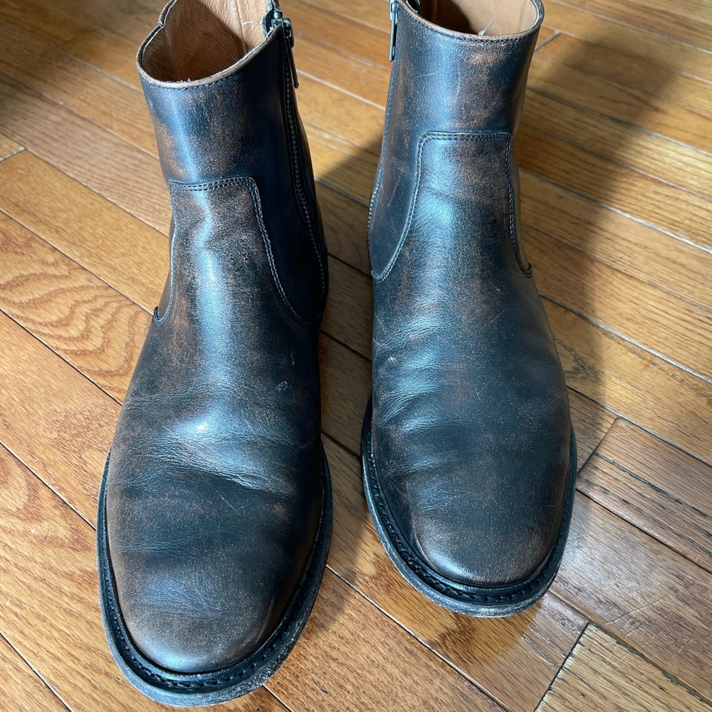 Frye Boots Paul Inside Zip Boots Size 10 D. Distressed Black leather.